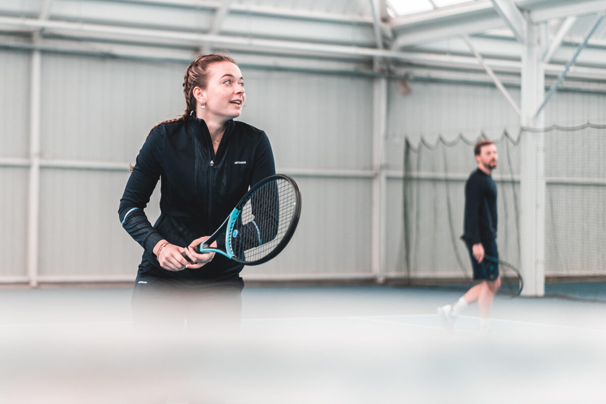 Comment choisir la bonne taille de raquette de tennis pour optimiser votre jeu